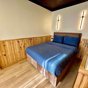Camera con letto king size